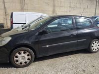 Usado Renault Clio II 84 CV (61 kW) 2007 Berlina