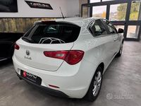 Usata Alfa Romeo Giulietta Distinctive 105 CV (77 kW) 2013 Bianco Utilitaria