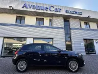 Usata Mercedes GLA180 109 CV (80 kW) 2017 Blu / metallizzato SUV