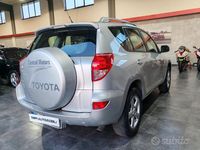 Usata Toyota RAV4 Luxury 136 CV (100 kW) 2006 Grigio SUV