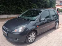 Usata Ford Fiesta Ghia 75 CV (55 kW) 2006 Grigio Utilitaria