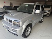 Usata Suzuki Jimny 86 CV (63 kW) 2006 Grigio SUV