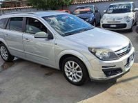 Usata Opel Astra Cosmo 104 CV (76 kW) 2006 Grigio Station wagon