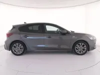 Usata Ford Focus ST-Line 125 CV (91 kW) 2022 Grigio Utilitaria