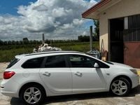 Usata Opel Astra 110 CV (80 kW) 2012 Bianco Berlina
