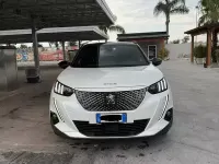 Usata Peugeot 2008 GT 56 kW (77 CV) 2022 Bianco SUV