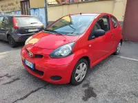 Usado Toyota Aygo Sol 68 HP (50 kW) 2009 Vermelho Citadino