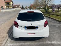 usata Peugeot 208 - neopatentati - cedo con gomme