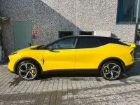 Usata Lotus Eletre 675 kW (918 CV) 2023 Giallo SUV