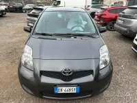 Usata Toyota Yaris 90 CV (66 kW) 2009 Grigio Utilitaria