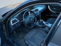 Usata BMW 318 143 CV (105 kW) 2014 Nero Station wagon