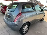 Usata Lancia Ypsilon 60 CV (44 kW) 2004 Grigio Utilitaria