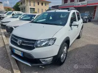 Usata Dacia Sandero Prestige 90 CV (66 kW) 2014 Bianco pastello Berlina