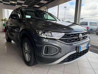 Usata VW T-Roc Life 150 CV (110 kW) 2023 Grigio SUV