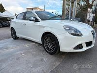 Usata Alfa Romeo Giulietta Exclusive 150 CV (110 kW) 2014 Bianco Utilitaria