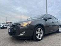 Usata Opel Astra Cosmo 160 CV (117 kW) 2011 Gray Station wagon