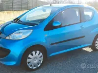 Usata Peugeot 107 68 CV (50 kW) 2007 Bluazzurro Utilitaria