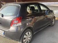 Usata Toyota Yaris 69 CV (50 kW) 2010 Grigio Utilitaria
