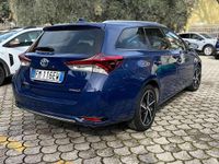 Usata Toyota Auris Hybrid Active 136 CV (100 kW) 2018 Blu/azzurro Utilitaria