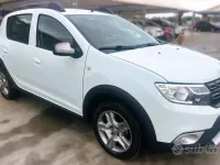 Usata Dacia Sandero Stepway 90 CV (66 kW) 2017 Bianco Berlina