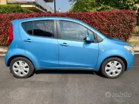 Usata Opel Agila 65 CV (47 kW) 2009 Blu Utilitaria