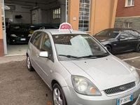 Usata Ford Fiesta Titanium 67 CV (49 kW) 2008 Grigio Utilitaria