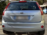 Usata Ford Fiesta Ghia 75 CV (55 kW) 2007 Berlina