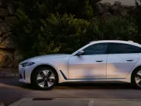 Usata BMW i4 M Sport 105 kW (143 CV) 2024 Argento Berlina