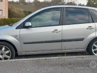 Usata Ford Fiesta Titanium 68 CV (50 kW) 2006 Grigio Utilitaria