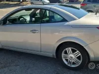 Usata Renault Mégane Cabriolet 156 CV (114 kW) 2004 Bluazzurro Cabrio
