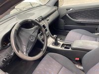 Usata Mercedes C220 Elegance 149 CV (109 kW) 2005 Grigio Coupé