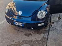 Usata VW New Beetle 105 CV (77 kW) 2004 Blu Utilitaria