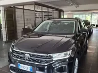 Usata VW T-Roc R-line 150 CV (110 kW) 2023 Nero SUV