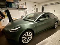 usata Tesla Model 3 Dual Motors IVA esposta