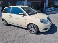 Usado Lancia Ypsilon 60 HP (44 kW) 2006 Bege Citadino
