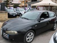 Usata Alfa Romeo 147 119 CV (87 kW) 2006 Blu Utilitaria