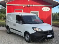 Usata Fiat Doblò Lounge 120 CV (88 kW) 2020 Bianco Monovolume
