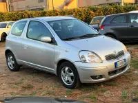 Usata Toyota Yaris 65 CV (47 kW) 2005 Grigio Berlina