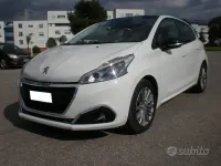Usata Peugeot 208 75 CV (55 kW) 2016 Bianco Utilitaria
