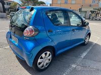 Usata Toyota Aygo 69 CV (50 kW) 2010 Blu Utilitaria