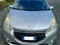 Usata Peugeot 208 95 CV (69 kW) 2015 Utilitaria