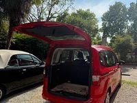 Usata Ford Tourneo Courier 101 CV (74 kW) 2018 Rosso Monovolume