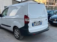 Usata Ford Tourneo Courier Titanium 95 CV (69 kW) 2015 Bianco Monovolume