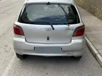 Begagnad Toyota Yaris 68 HK (50 kW) 2000 Grå Sedan