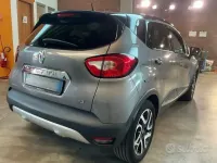 Usata Renault Captur 90 CV (66 kW) 2015 Grigio SUV