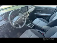 Usata Dacia Sandero Expression 101 CV (74 kW) 2023 Blu chiaro Berlina