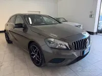 Usata Mercedes A180 109 CV (80 kW) 2012 Marrone Utilitaria