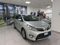 Usata Toyota Verso 111 CV (81 kW) 2015 Grigio Monovolume