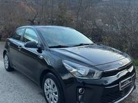 Usado Kia Rio Active 84 CV (61 kW) 2018 Negro Berlina