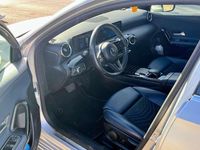 Usata Mercedes A180 Business 116 CV (85 kW) 2019 Argento Berlina